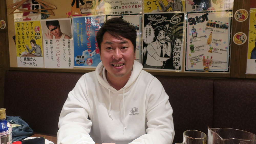 株式会社鶏ヤロー代表の和田成司氏。高校時代の焼肉店アルバイトから飲食業に親しんだ